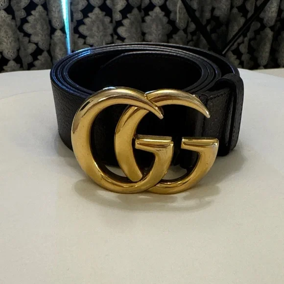 Gucci Black Leather Belt with Gold GG Buckle - Picture 1 of 5